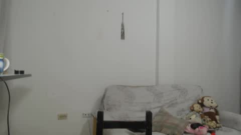 Snapshot of lahurent_weed420 chatting on October 2025 02:48:01 PM paola and a guest lol online show from October 2025 02:48:01 PM