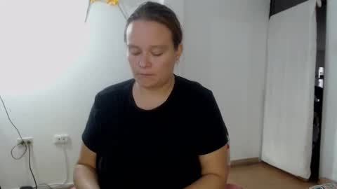 Snapshot of lahurent_weed420 chatting on November 2025 11:54:01 AM paola and a guest lol online show from November 2025 11:54:01 AM