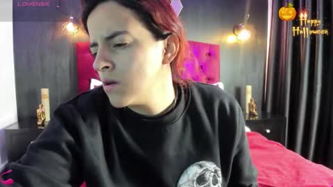 Laia  online show from November 2025 11:56:02 AM