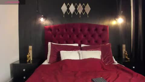 Laia  online show from November 2025 11:56:01 AM