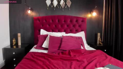 Laia  online show from November 2025 12:31:02 PM