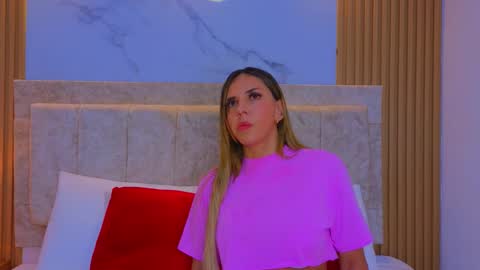 laiamilf online show from December 2025 01:24:02 AM