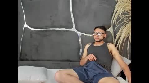 Snapshot of lailaandoliver chatting on December 2025 01:16:02 PM lailaandoliver online show from December 2025 01:16:02 PM