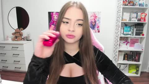 Snapshot of lain__ chatting on January 2025 01:05:01 PM Kira online show from January 2025 01:05:01 PM