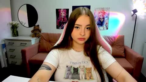 Snapshot of lain__ chatting on September 2025 07:25:02 PM Kira online show from September 2025 07:25:02 PM