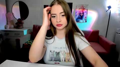 Snapshot of lain__ chatting on October 2025 10:40:02 PM Kira online show from October 2025 10:40:02 PM