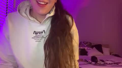 Snapshot of laineylifts chatting on January 2026 04:16:01 AM Lainey online show from January 2026 04:16:01 AM