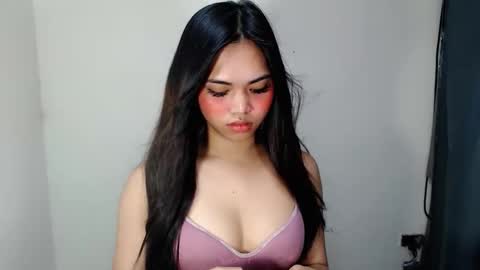 laire online show from May 2026 08:09:01 AM