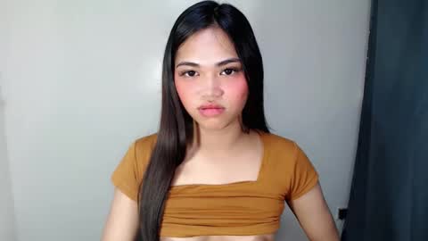 laire online show from May 2026 09:04:01 AM