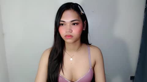 laire online show from May 2026 07:03:01 AM