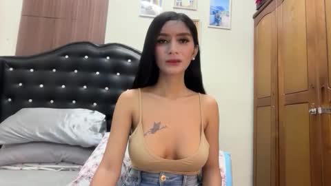 Snapshot of lakshmi_filipina chatting on May 2026 05:51:01 PM kristine online show from May 2026 05:51:01 PM