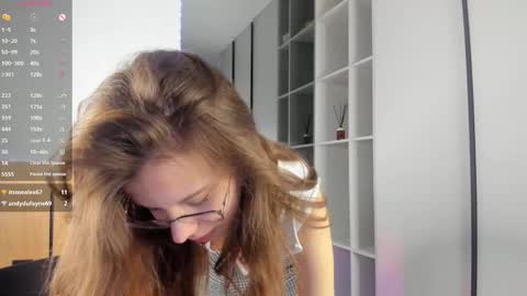 Julia online show from September 2025 08:35:02 PM