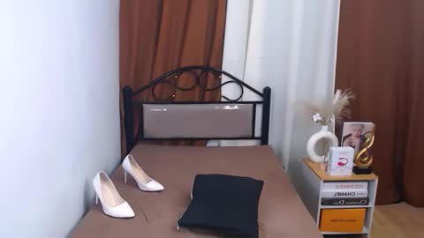 lalexi porsild online show from October 2025 05:46:02 PM