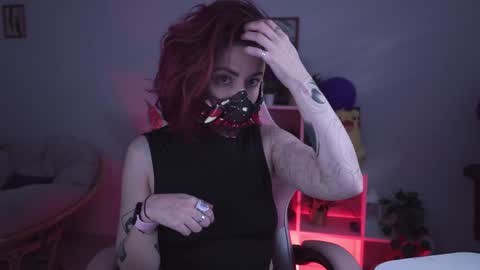 just call me Lana  and her security online show from February 2025 08:11:02 AM