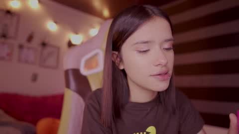 Lana online show from October 2025 11:59:01 PM