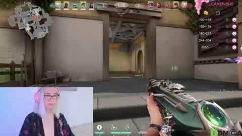 Snapshot of lana_lunar chatting on October 2025 12:15:02 PM Lana online show from October 2025 12:15:02 PM