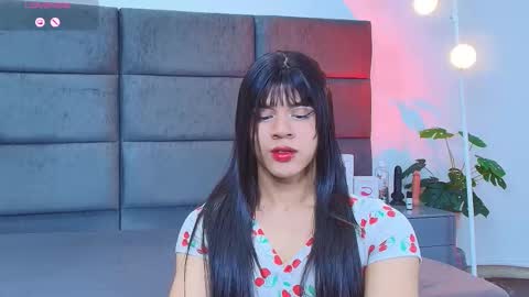 valentino moon online show from March 2026 01:31:01 AM