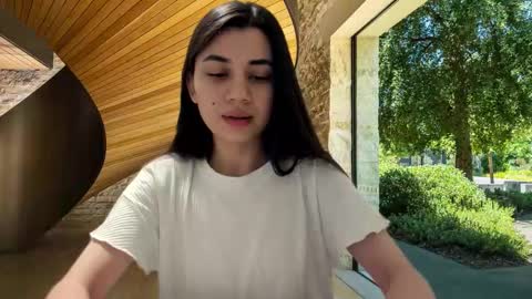 Lana online show from October 2025 01:53:02 PM