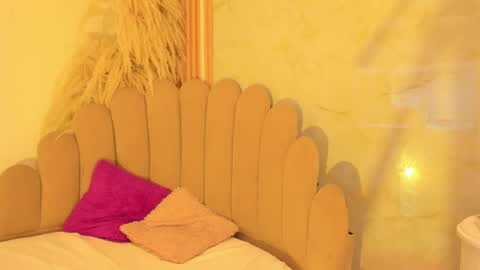 Snapshot of lanarioss chatting on October 2025 04:20:02 AM lana online show from October 2025 04:20:02 AM