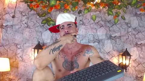 Snapshot of lancelot_benwick chatting on January 2025 05:37:01 AM Lancelot Benwick online show from January 2025 05:37:01 AM