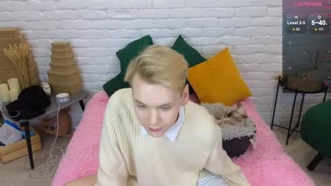 Snapshot of landel_boy chatting on February 2025 08:53:02 PM Lanny online show from February 2025 08:53:02 PM