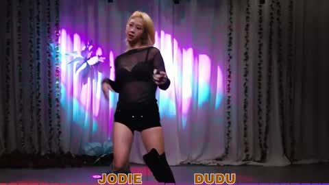 lankwaifong_cindy online show from April 2026 02:51:02 AM