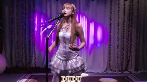 lankwaifong_cindy online show from May 2026 03:00:01 AM