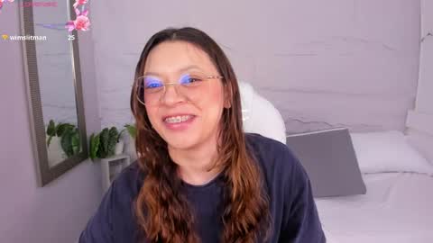 Lanna online show from May 2026 12:01:01 PM
