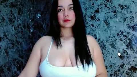 Snapshot of lanna_belle28 chatting on December 2025 02:04:01 PM Lanna online show from December 2025 02:04:01 PM