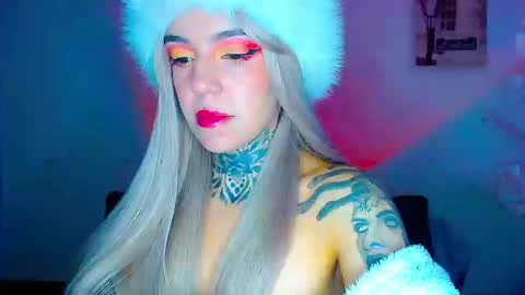 LANNIE   online show from September 2025 04:51:01 PM