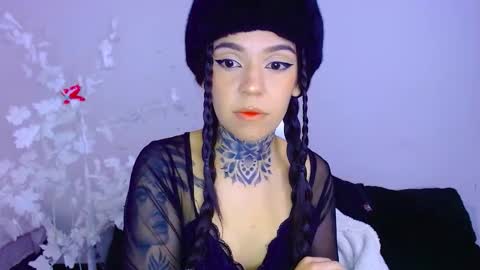 LANNIE   online show from October 2025 04:04:01 PM