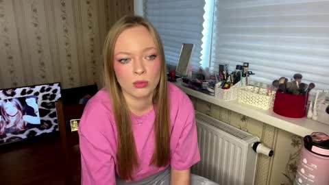 Hello My name is Lola online show from March 2026 11:33:02 AM