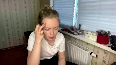 Hello My name is Lola online show from March 2026 11:32:01 AM