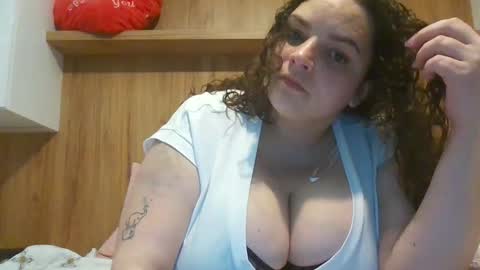 Snapshot of lantti chatting on April 2026 09:45:01 PM lantti online show from April 2026 09:45:01 PM