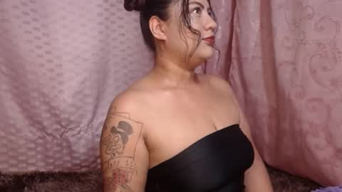 lapeligrosa_ online show from February 2025 12:22:01 PM