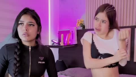 lara_as online show from April 2026 01:35:01 PM