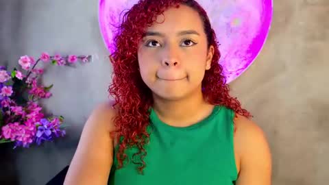 lara_curly online show from June 2026 10:06:02 AM