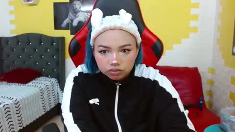 Lara online show from October 2025 02:50:02 PM