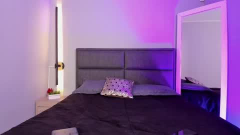 Snapshot of lara_reynolds_ chatting on February 2026 07:40:01 PM lara_reynolds_ online show from February 2026 07:40:01 PM