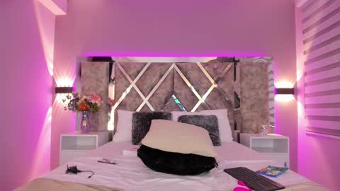 Snapshot of larabrook chatting on March 2025 10:58:01 PM Lara online show from March 2025 10:58:01 PM