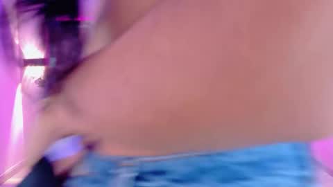 Lara online show from April 2026 07:09:02 PM