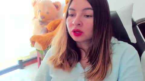 Lara online show from April 2026 06:39:01 PM