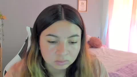 Lara online show from May 2026 08:50:02 PM