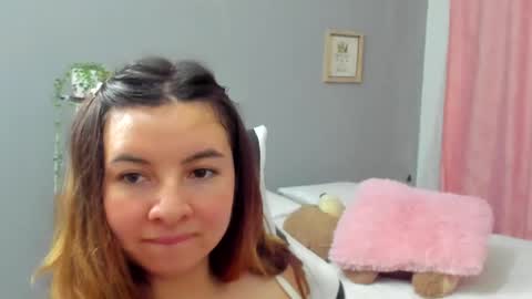 Lara online show from May 2026 12:18:01 AM
