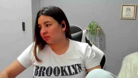 Lara online show from May 2026 01:57:16 AM