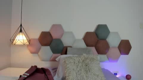  Lara Gold  online show from April 2026 12:21:01 PM