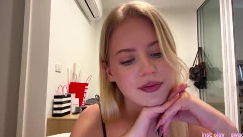 Snapshot of laraineprada chatting on February 2026 07:19:01 AM Stella online show from February 2026 07:19:01 AM