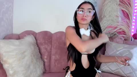 Lara online show from June 2026 11:59:01 AM