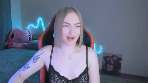 Snapshot of larakrein_lk chatting on January 2026 05:15:01 PM LaraKrein lk online show from January 2026 05:15:01 PM