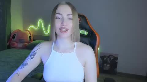 Snapshot of larakrein_lk chatting on January 2026 11:37:02 AM LaraKrein lk online show from January 2026 11:37:02 AM